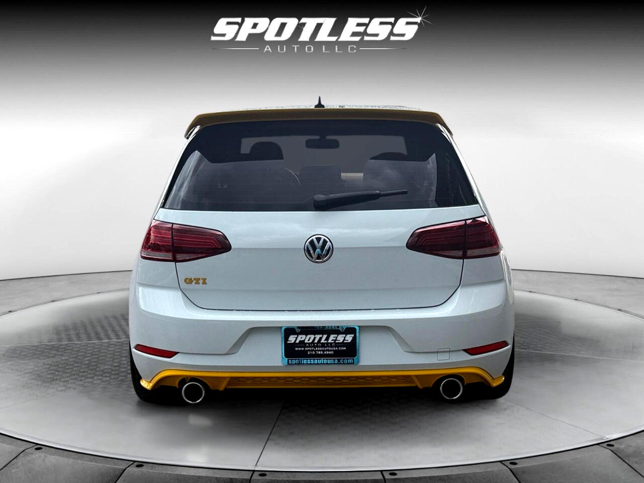 2018 Volkswagen Golf GTI SE photo 4