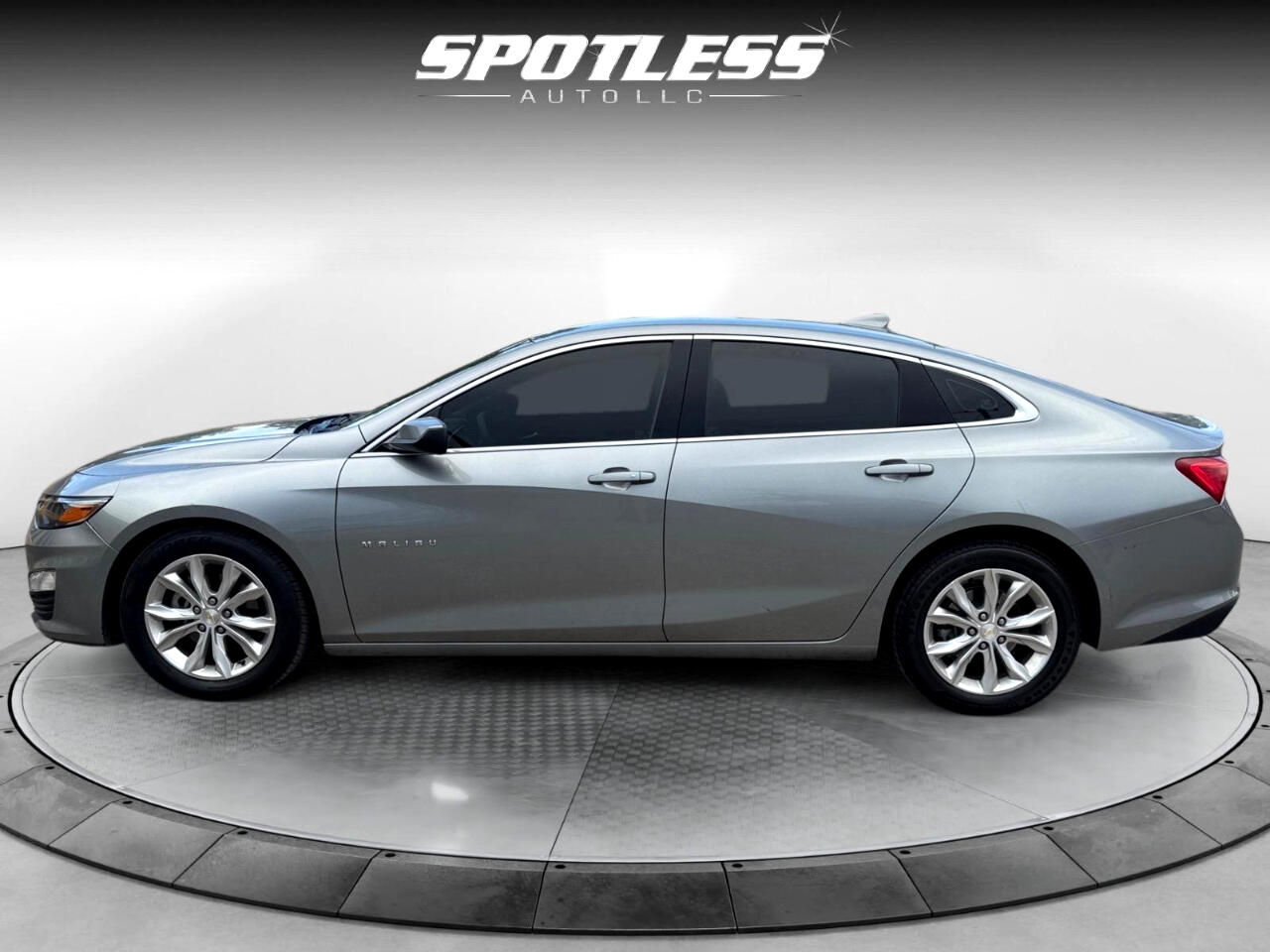 2023 Chevrolet Malibu 1LT photo 2
