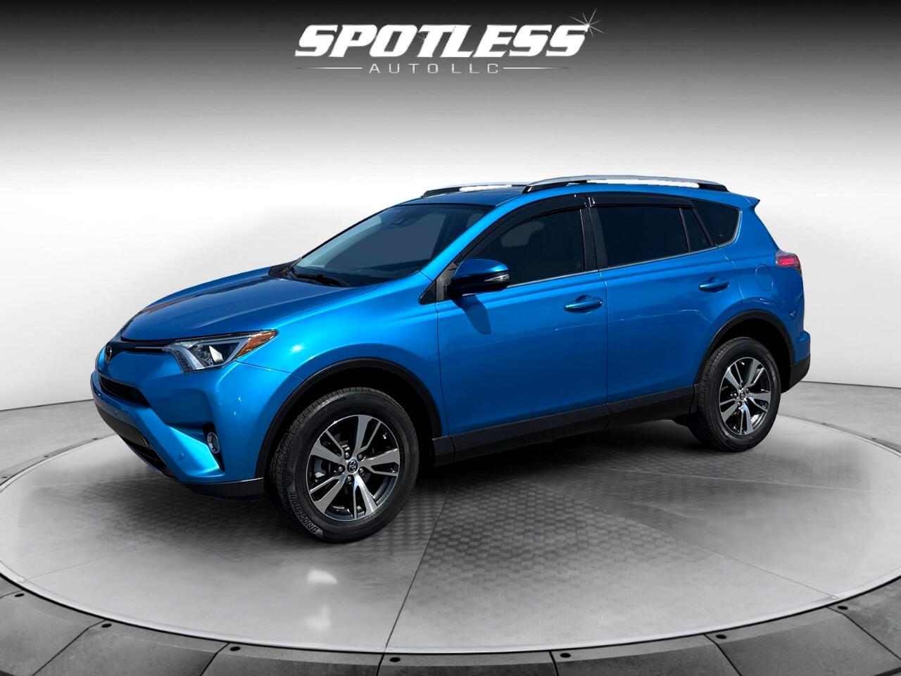 2018 Toyota RAV4 XLE photo 9