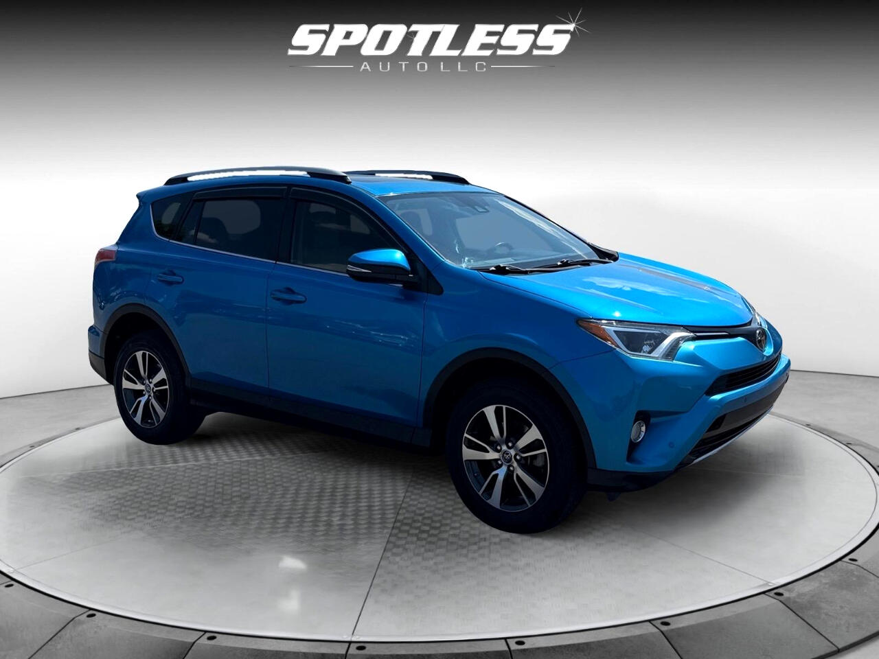 2018 Toyota RAV4 XLE photo 10