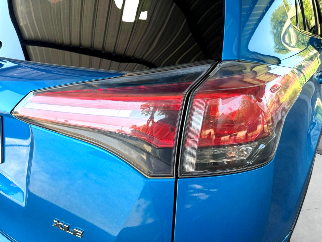 2018 Toyota RAV4 XLE photo 11
