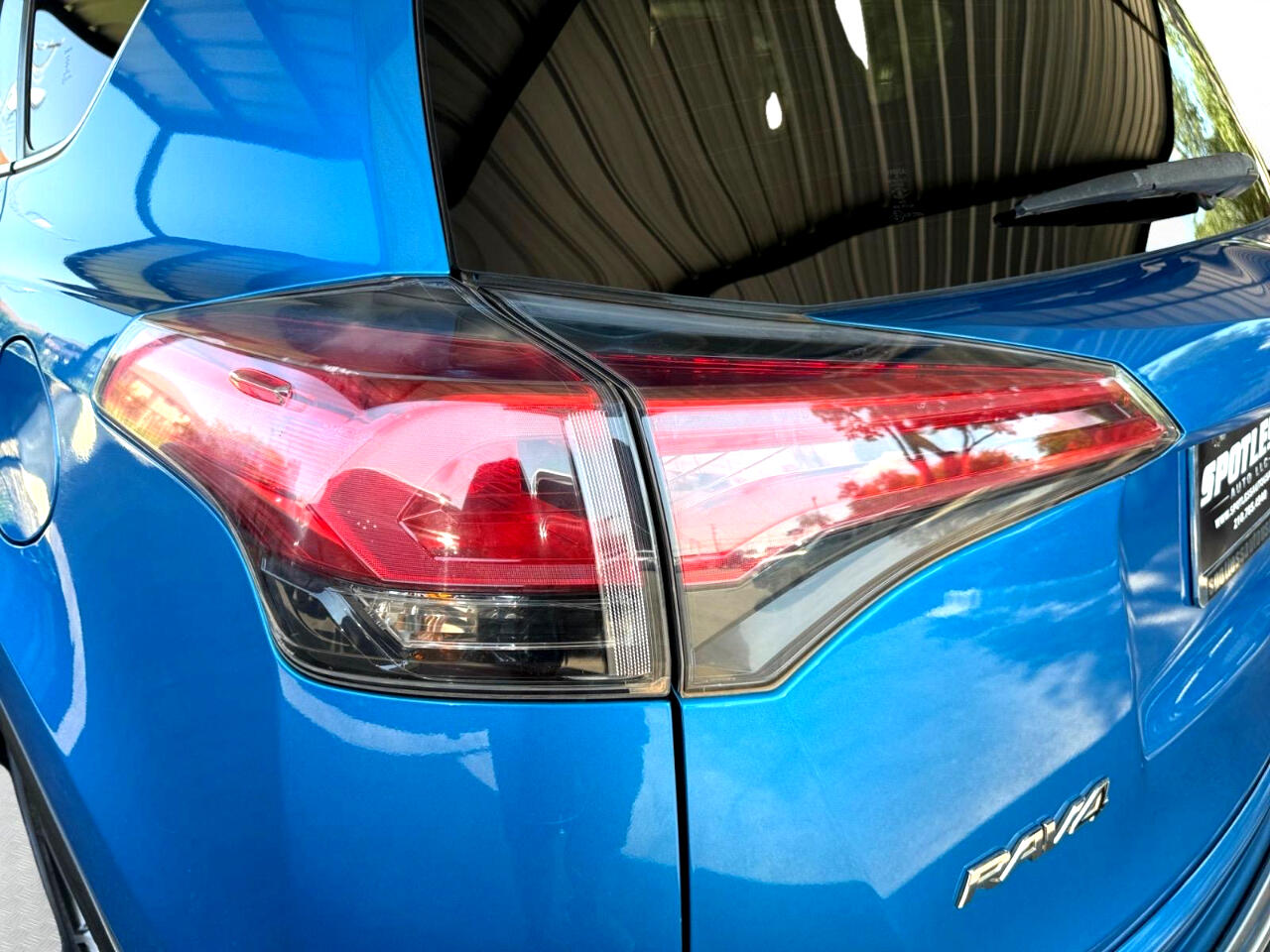 2018 Toyota RAV4 XLE photo 12