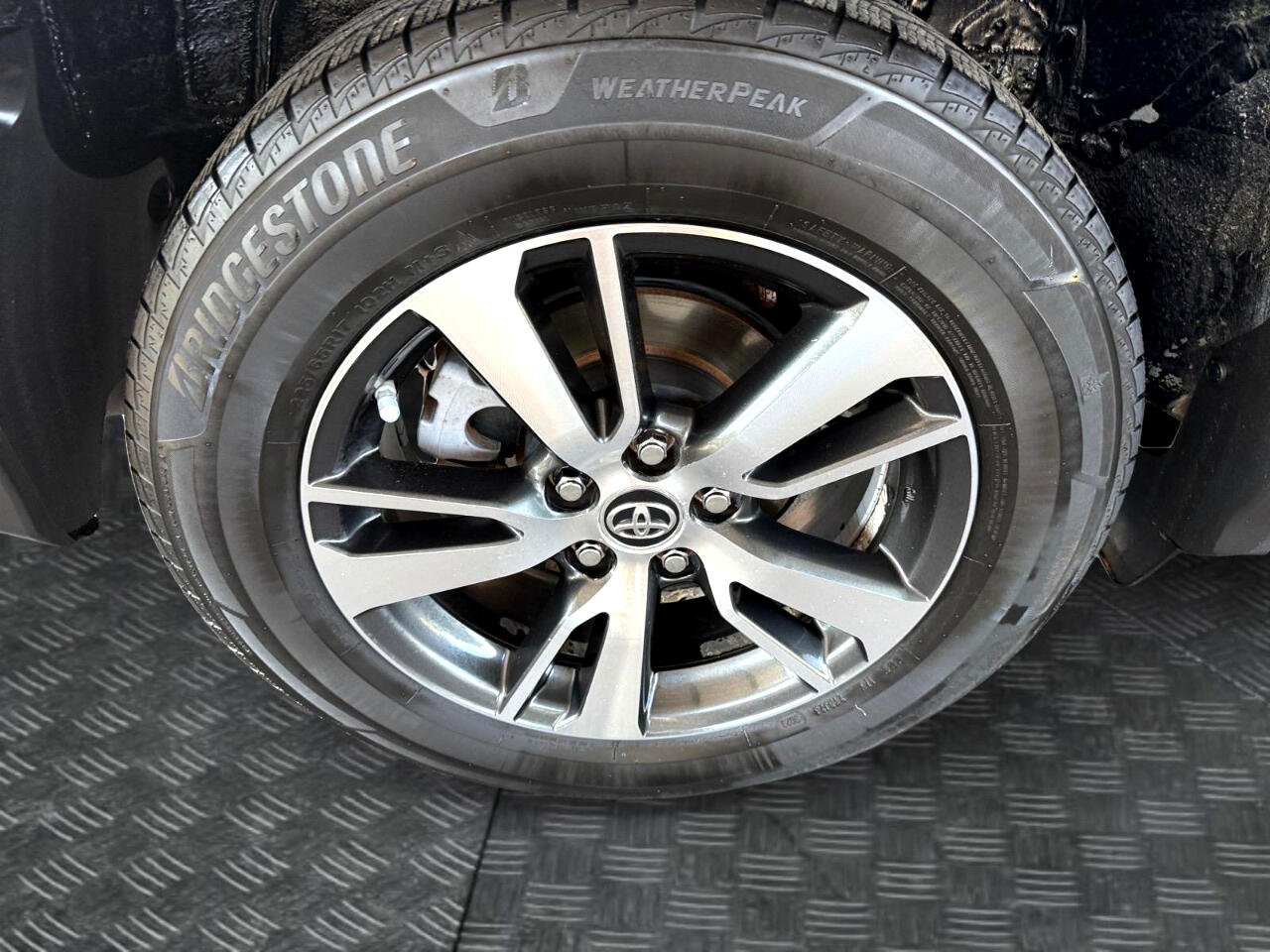 2018 Toyota RAV4 XLE photo 14