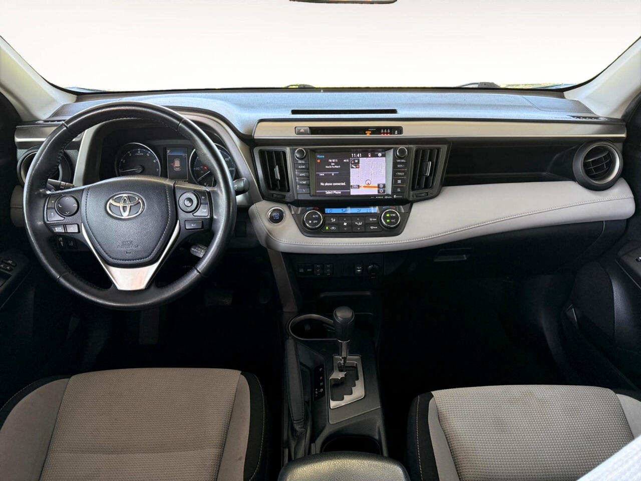 2018 Toyota RAV4 XLE photo 18