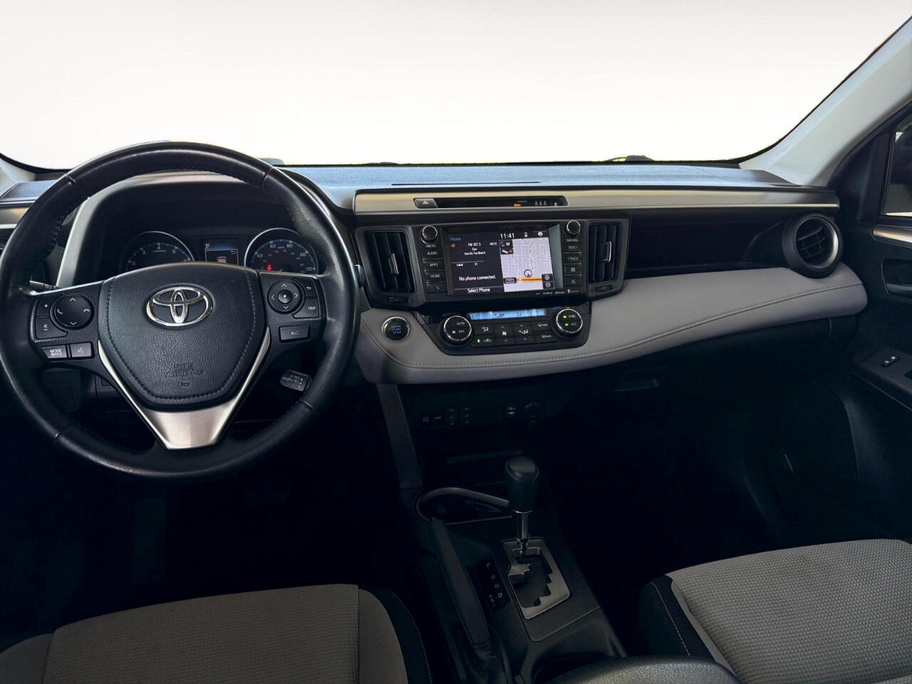 2018 Toyota RAV4 XLE photo 19