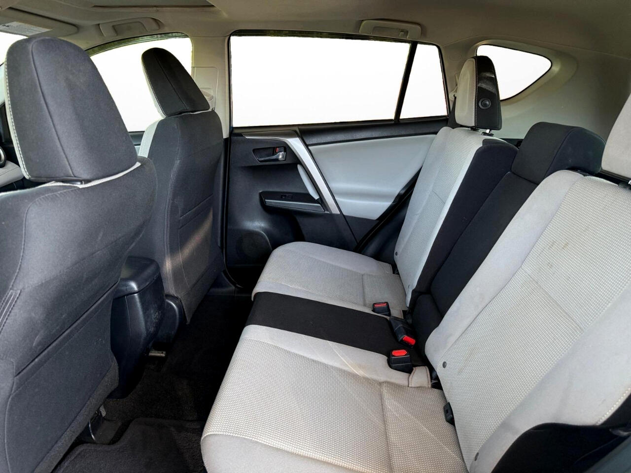 2018 Toyota RAV4 XLE photo 23