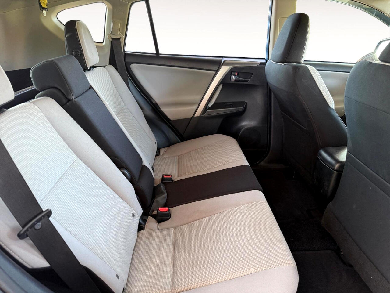 2018 Toyota RAV4 XLE photo 25