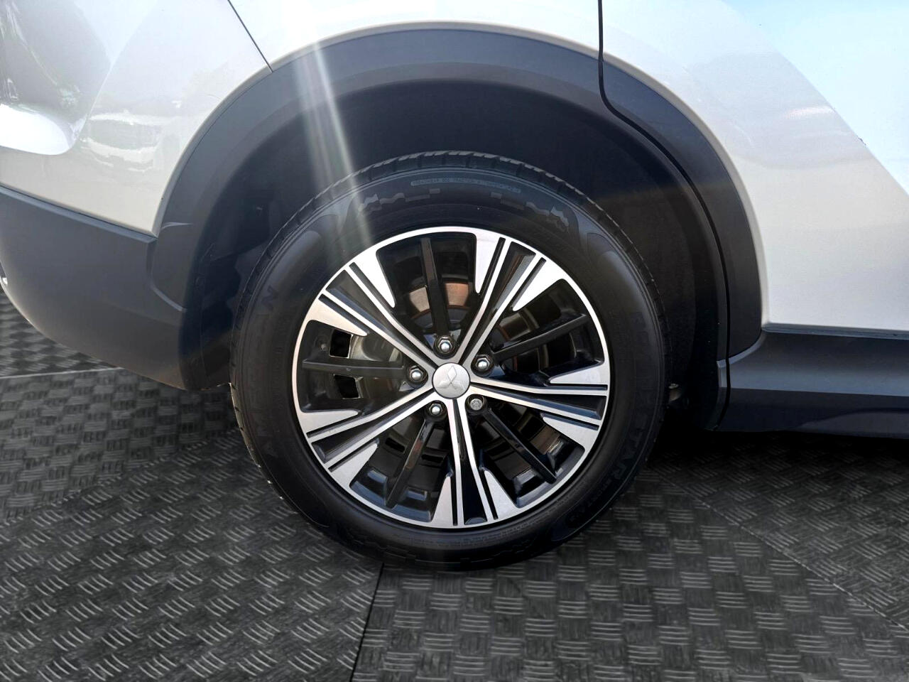 2022 Mitsubishi Eclipse Cross SE photo 13