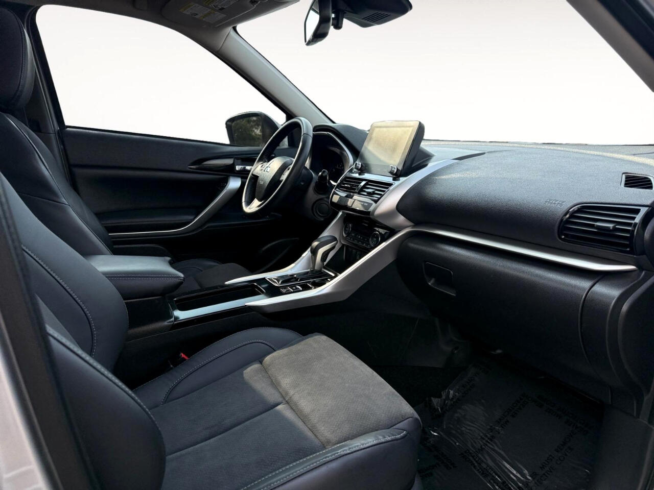 2022 Mitsubishi Eclipse Cross SE photo 26