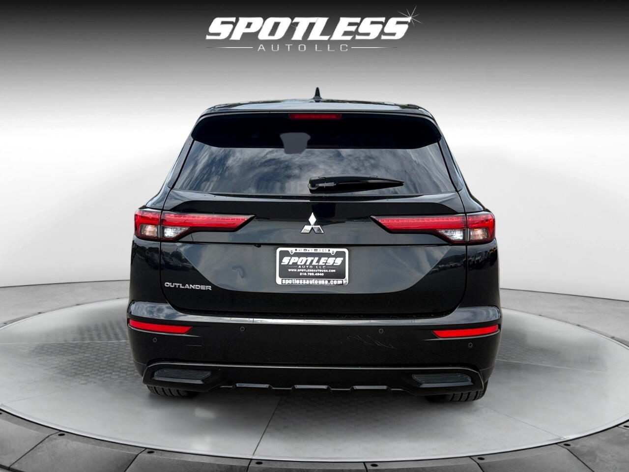 2022 Mitsubishi Outlander SE Launch Edition photo 3