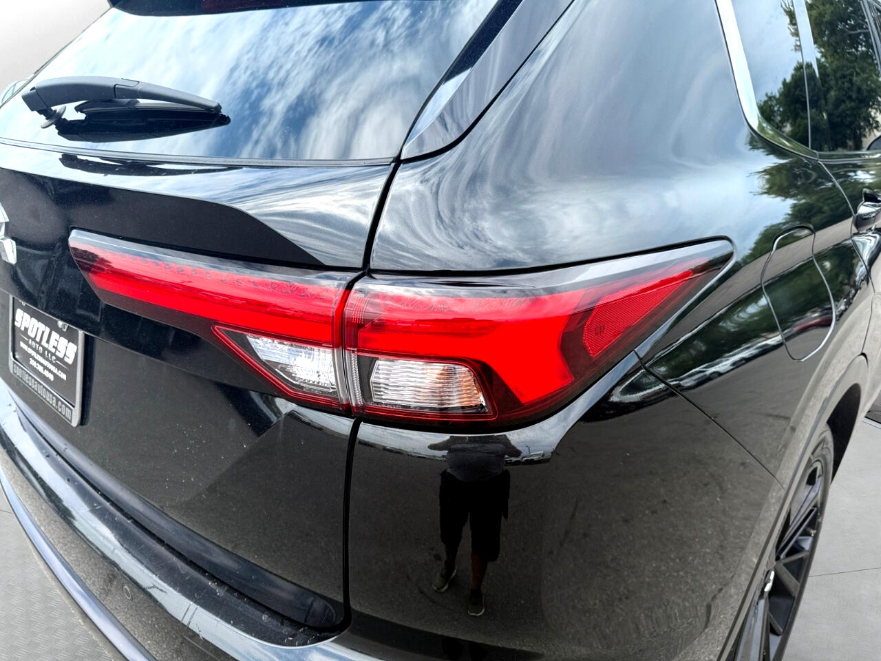 2022 Mitsubishi Outlander SE Launch Edition photo 9