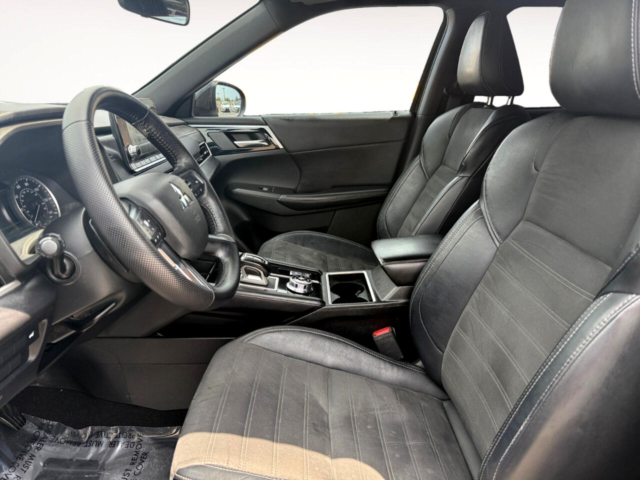 2022 Mitsubishi Outlander SE Launch Edition photo 14
