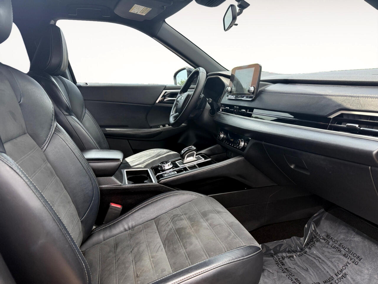 2022 Mitsubishi Outlander SE Launch Edition photo 15
