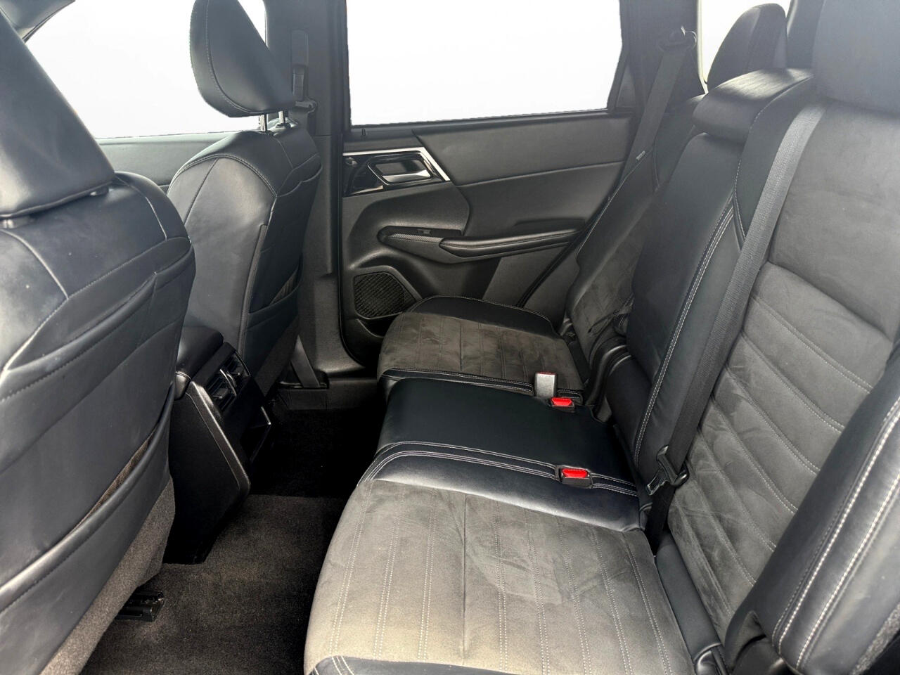 2022 Mitsubishi Outlander SE Launch Edition photo 20