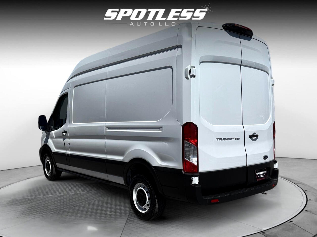 2021 Ford Transit Van photo 2