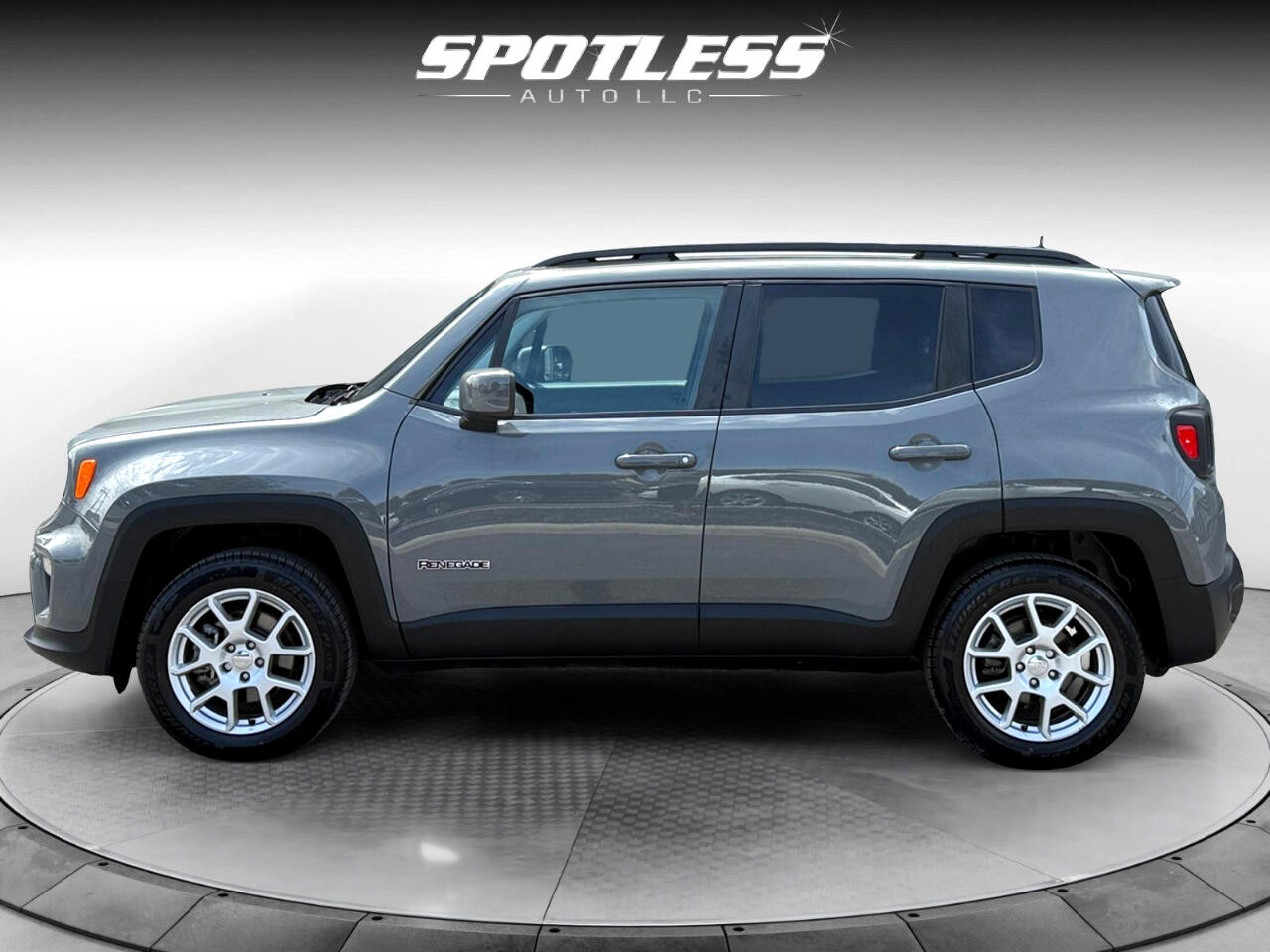 2021 Jeep Renegade Latitude photo 2