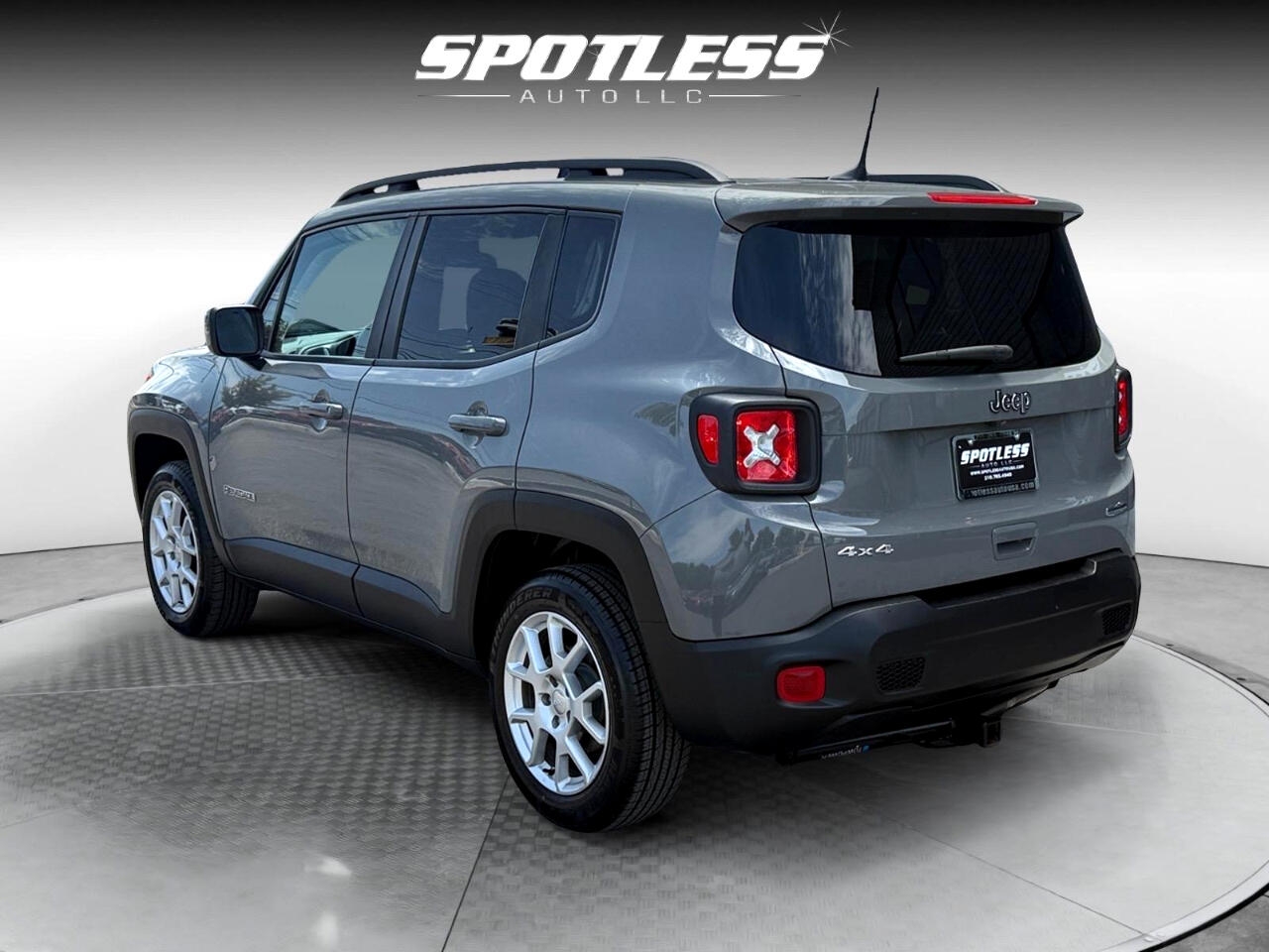 2021 Jeep Renegade Latitude photo 3