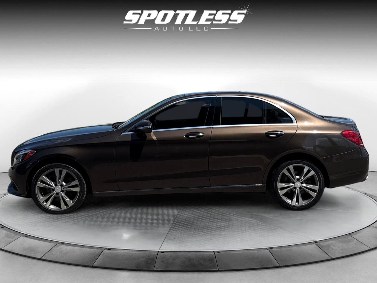 2015 Mercedes Benz C 300 4MATIC Sedan photo 2