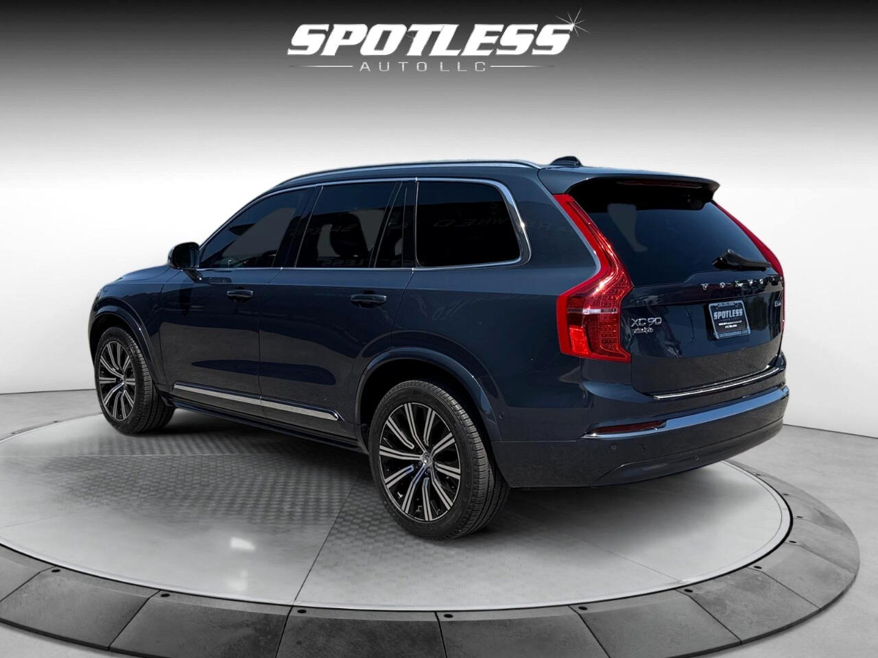 2023 Volvo XC90 Plus photo 3