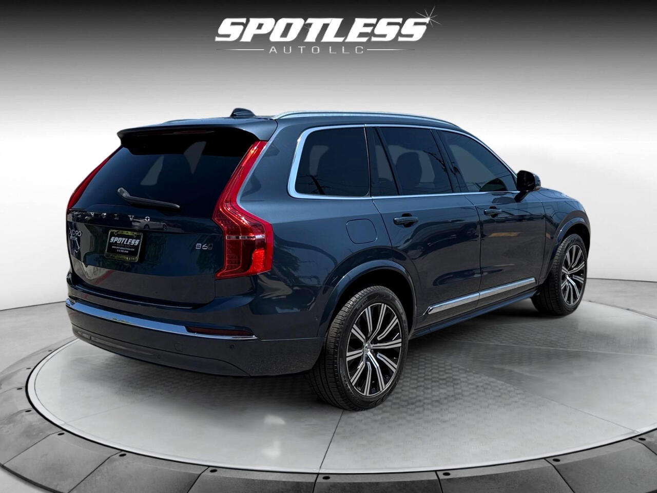 2023 Volvo XC90 Plus photo 8