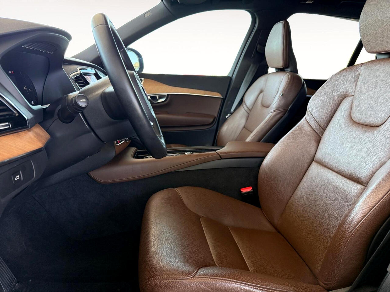 2023 Volvo XC90 Plus photo 18