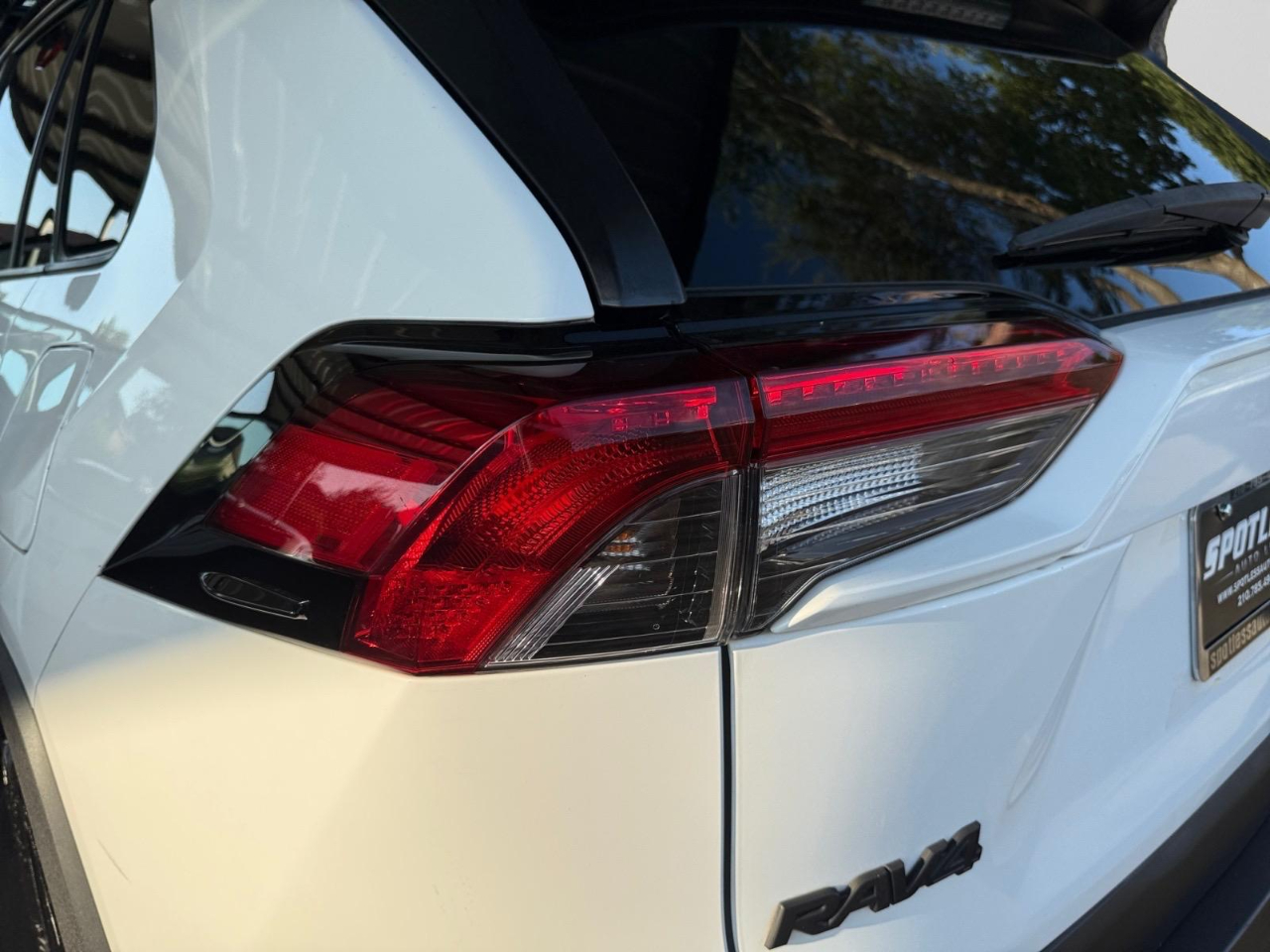 Toyota RAV4 Hybrid LE 2019 Toyota RAV4 Hybrid LE 2019