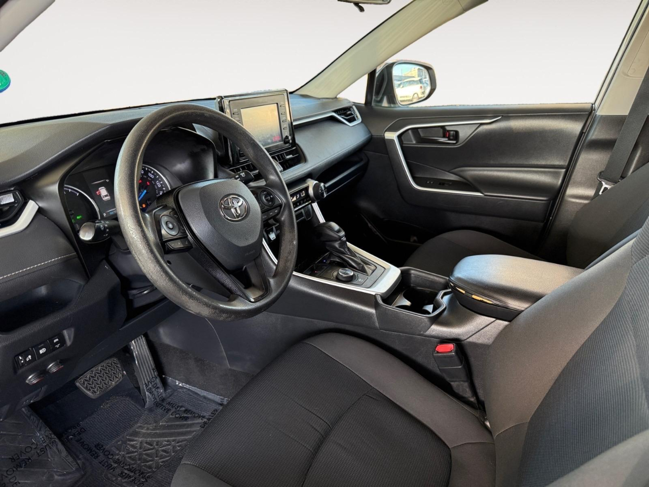 Toyota RAV4 Hybrid LE 2019 Toyota RAV4 Hybrid LE 2019