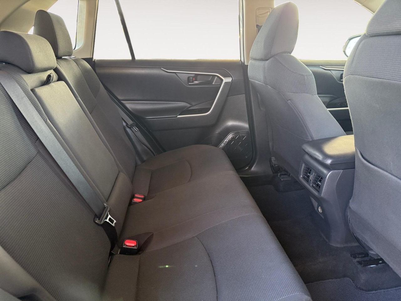 Toyota RAV4 Hybrid LE 2019 Toyota RAV4 Hybrid LE 2019