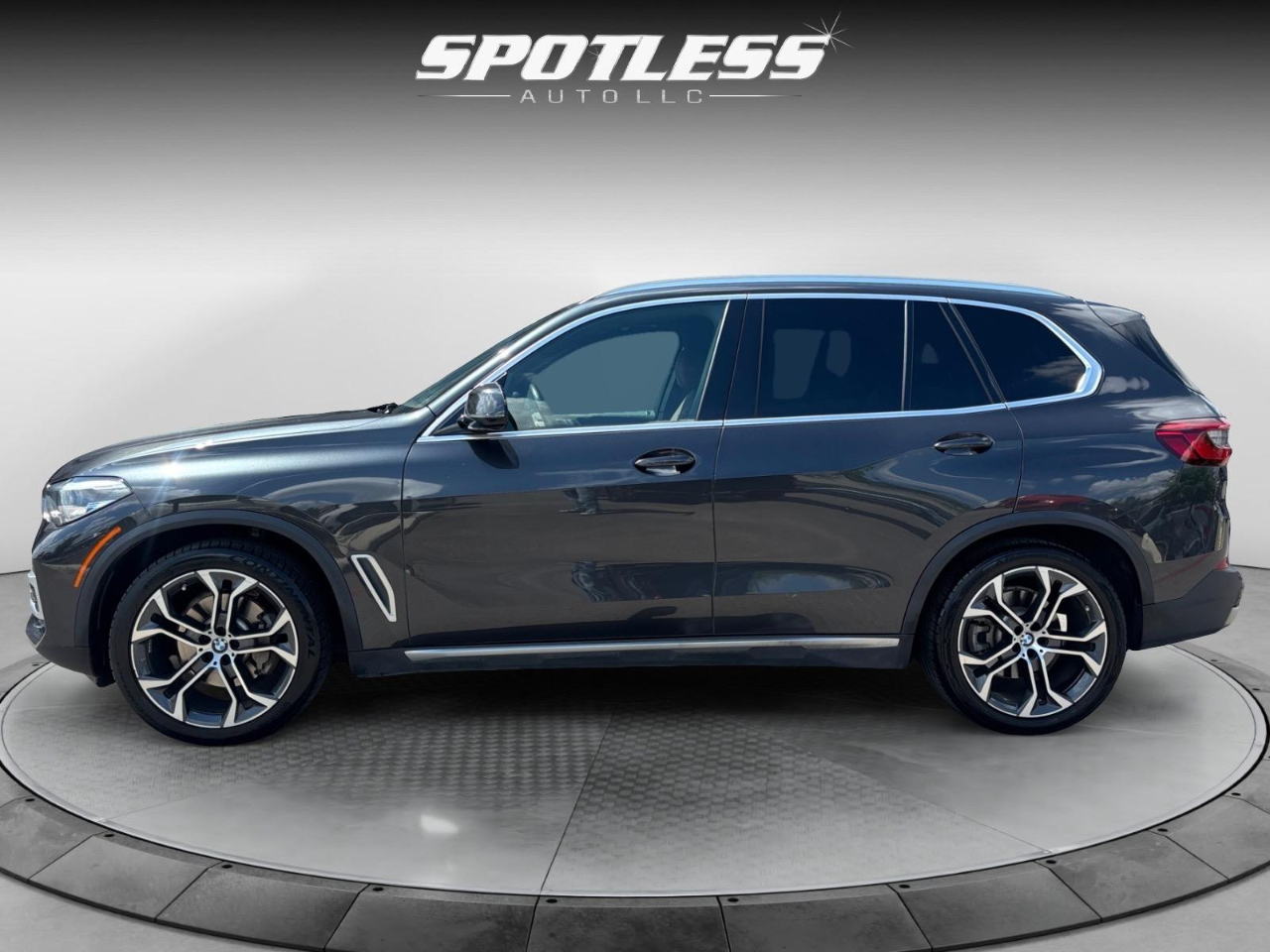 2020 Bmw X5 sDrive40i photo 2