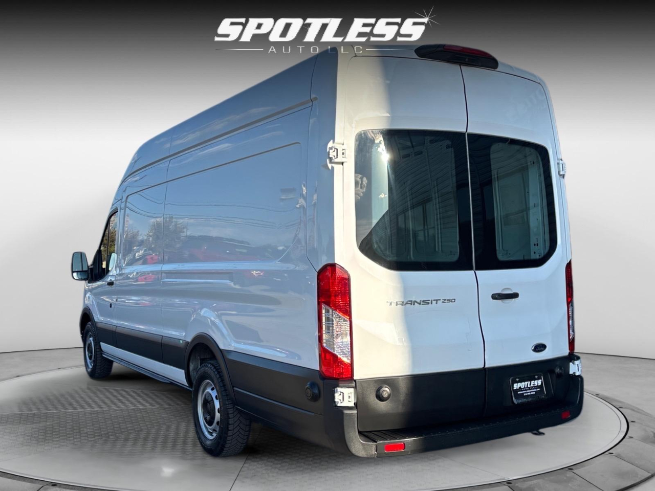 2020 Ford Transit Van photo 2