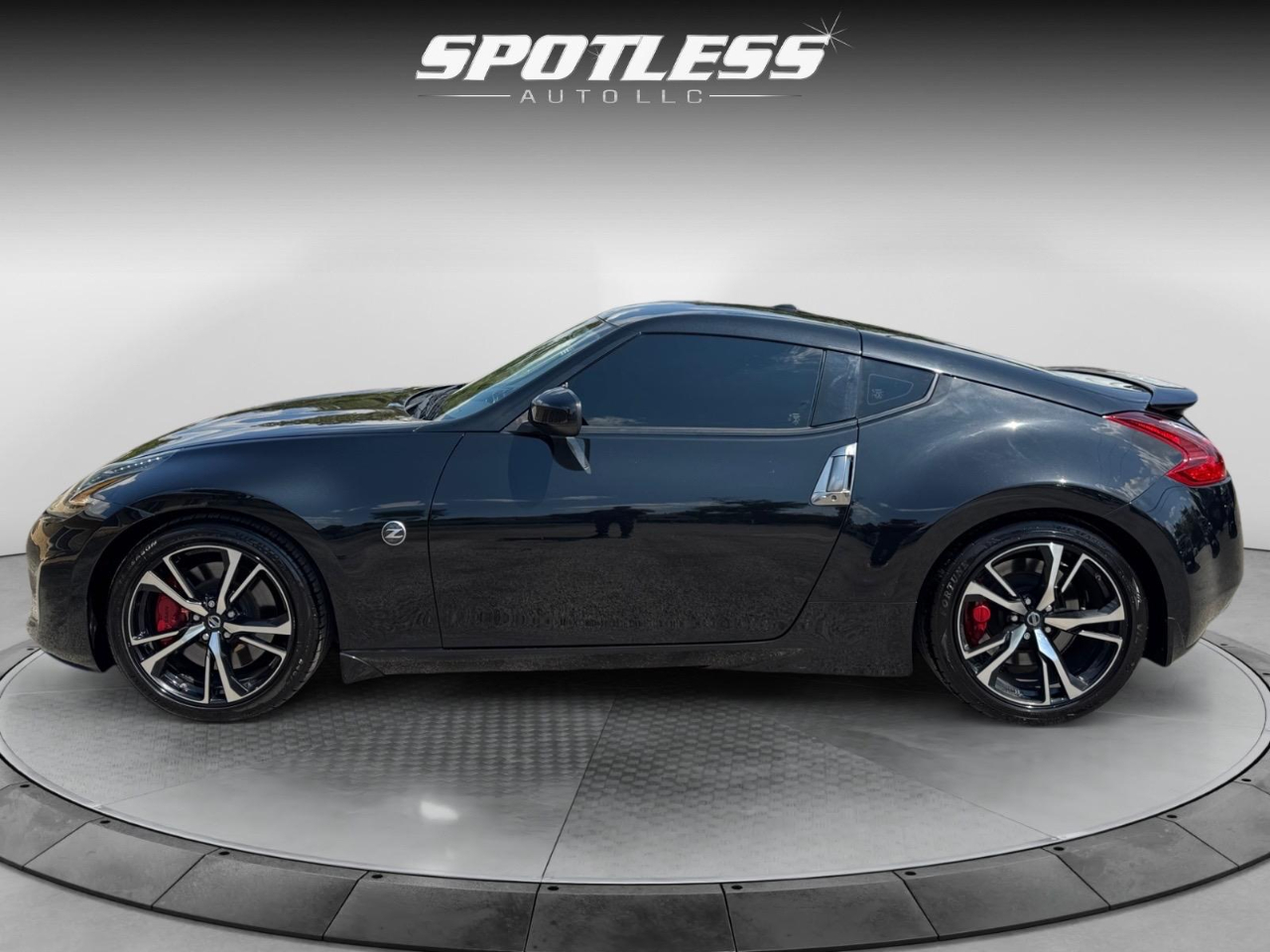 2020 Nissan Z photo 2