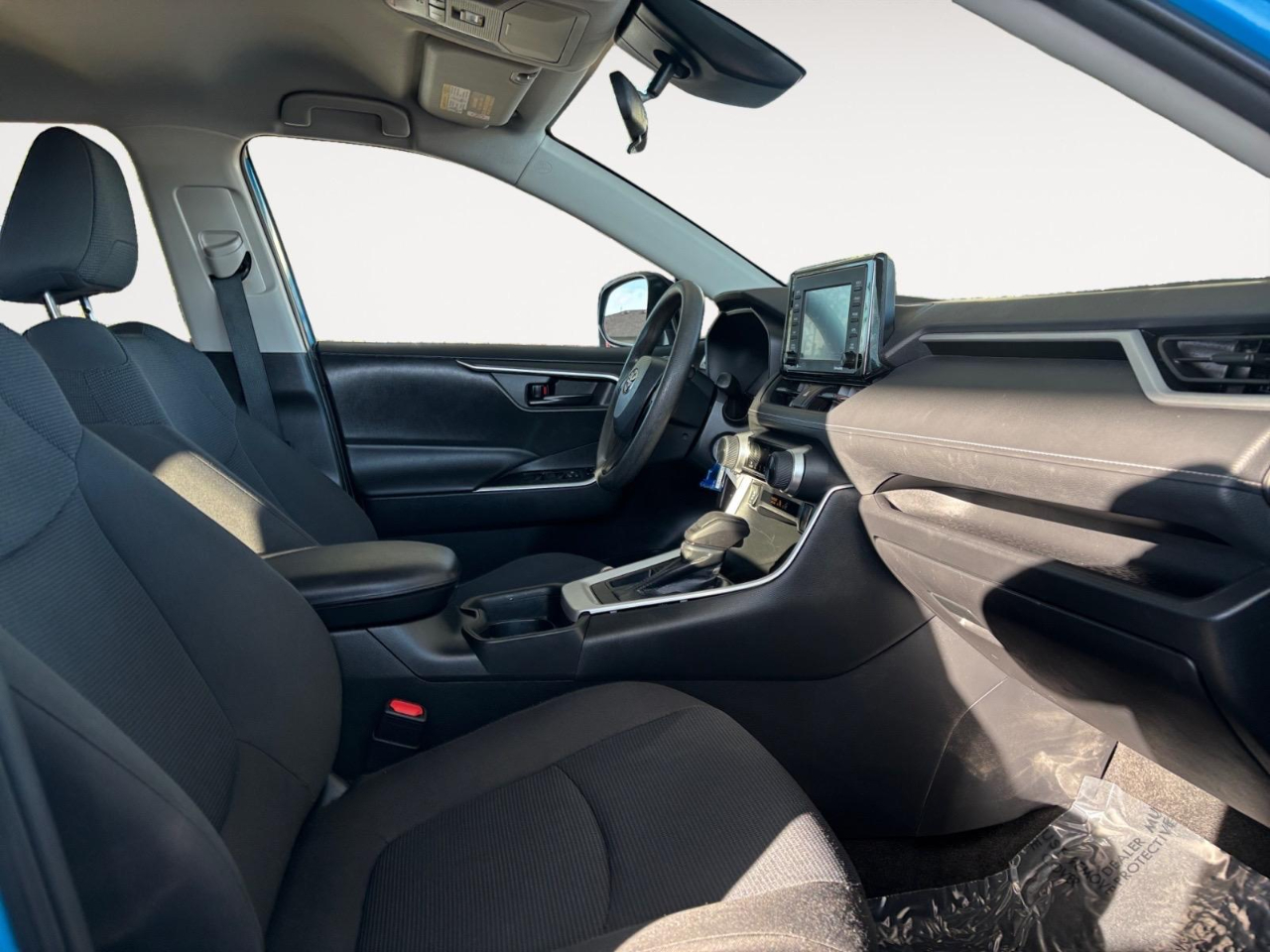 2020 Toyota RAV4 LE photo 24