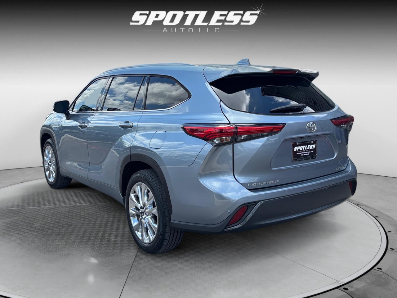 2020 Toyota Highlander Limited photo 3