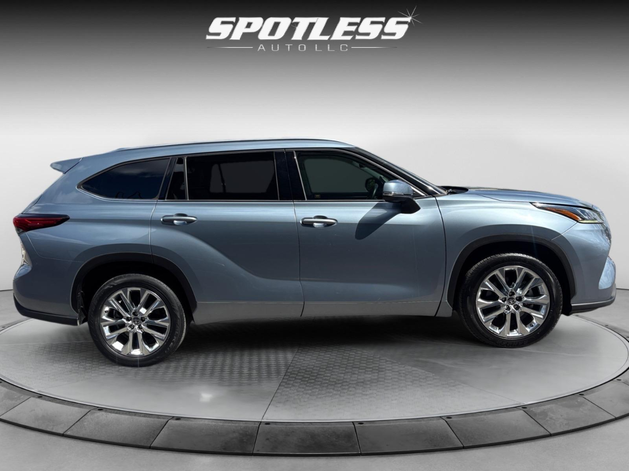 2020 Toyota Highlander Limited photo 7