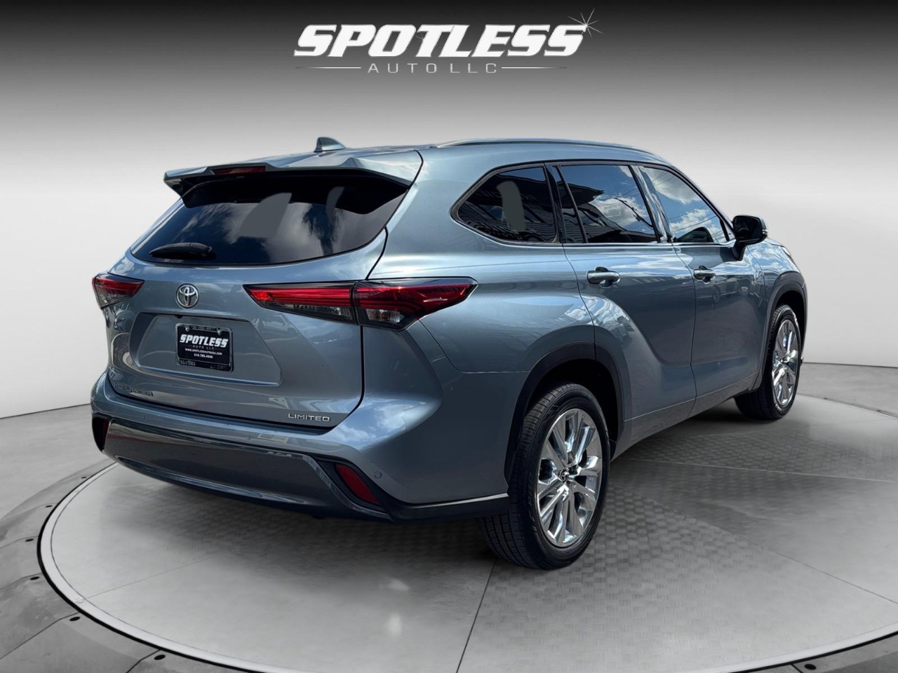 2020 Toyota Highlander Limited photo 8