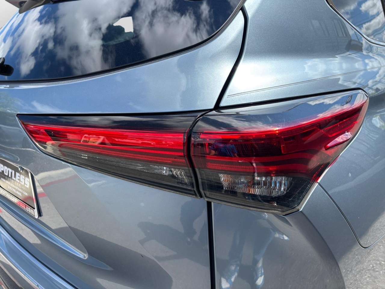 2020 Toyota Highlander Limited photo 12