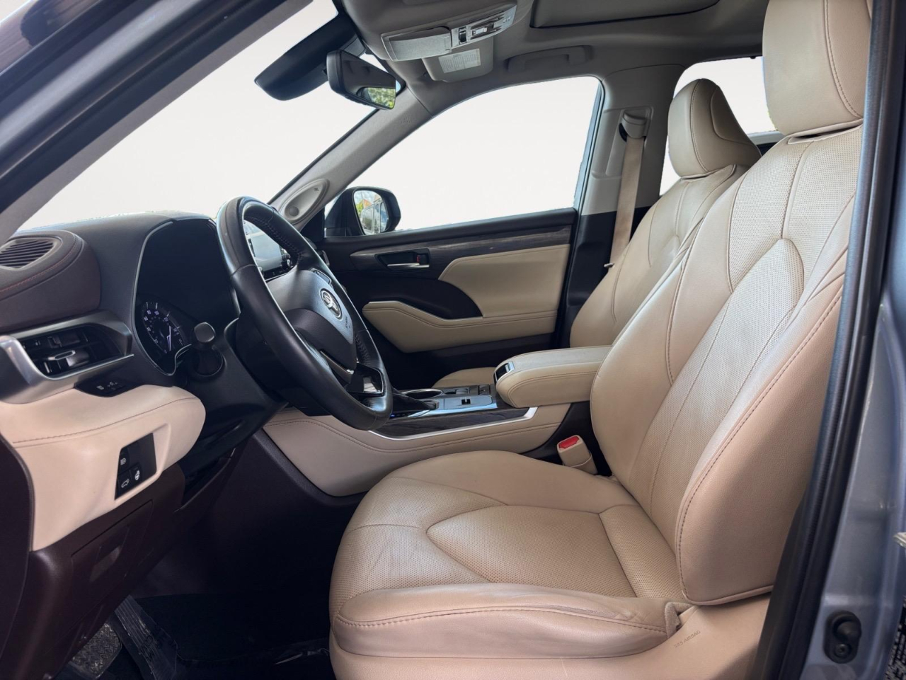 2020 Toyota Highlander Limited photo 17
