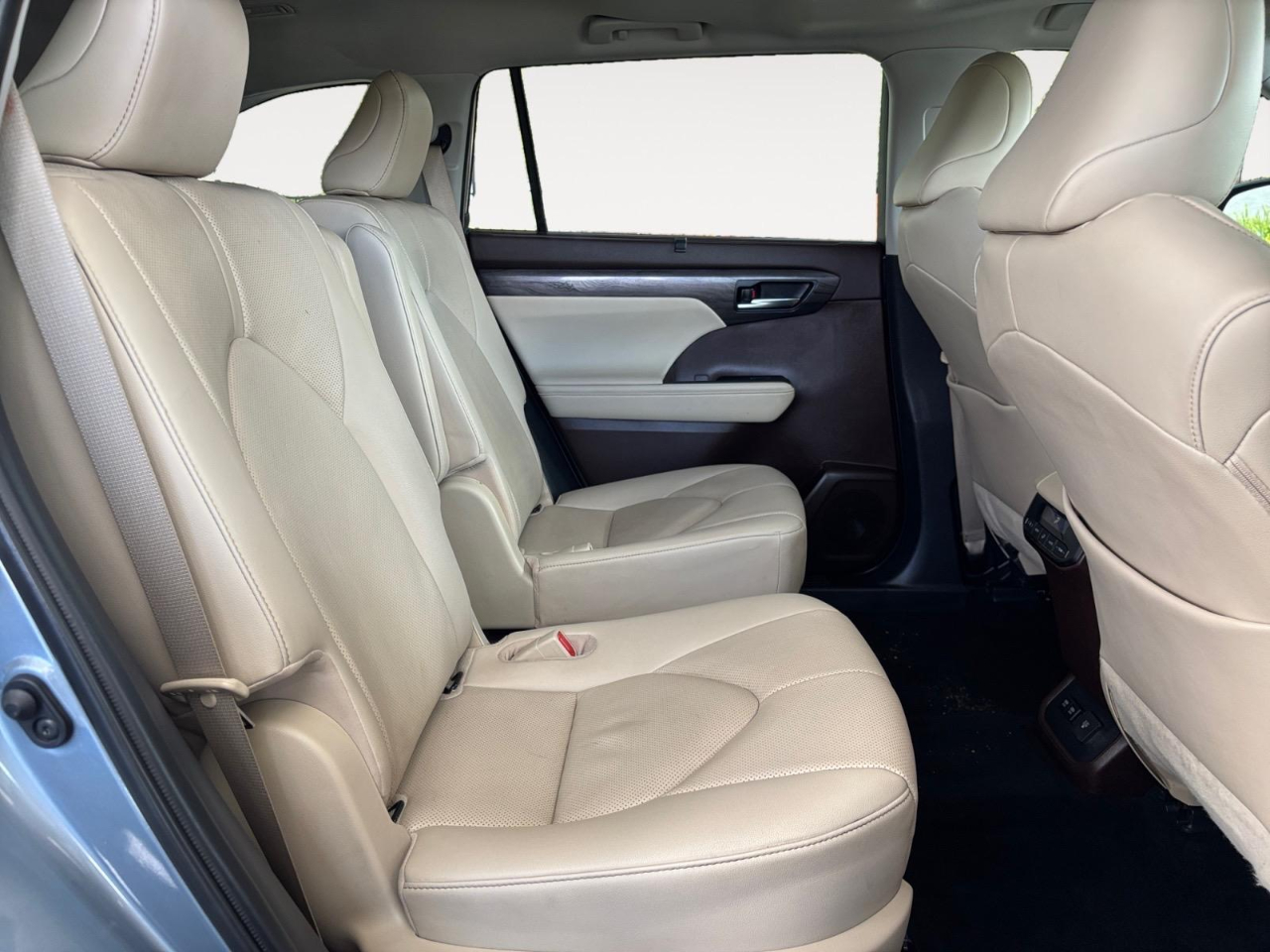 2020 Toyota Highlander Limited photo 23