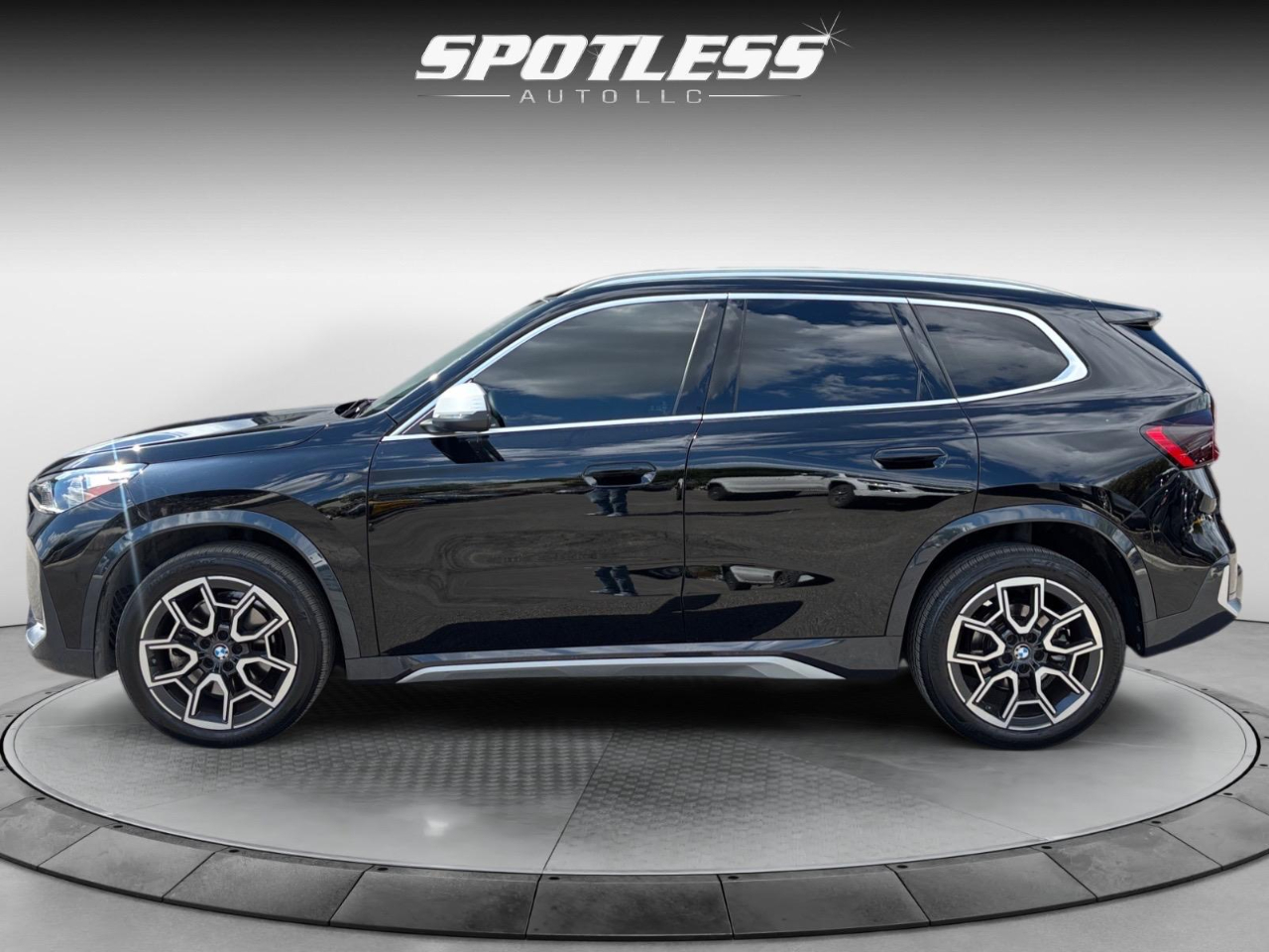 2024 Bmw X1 XDrive28i photo 2