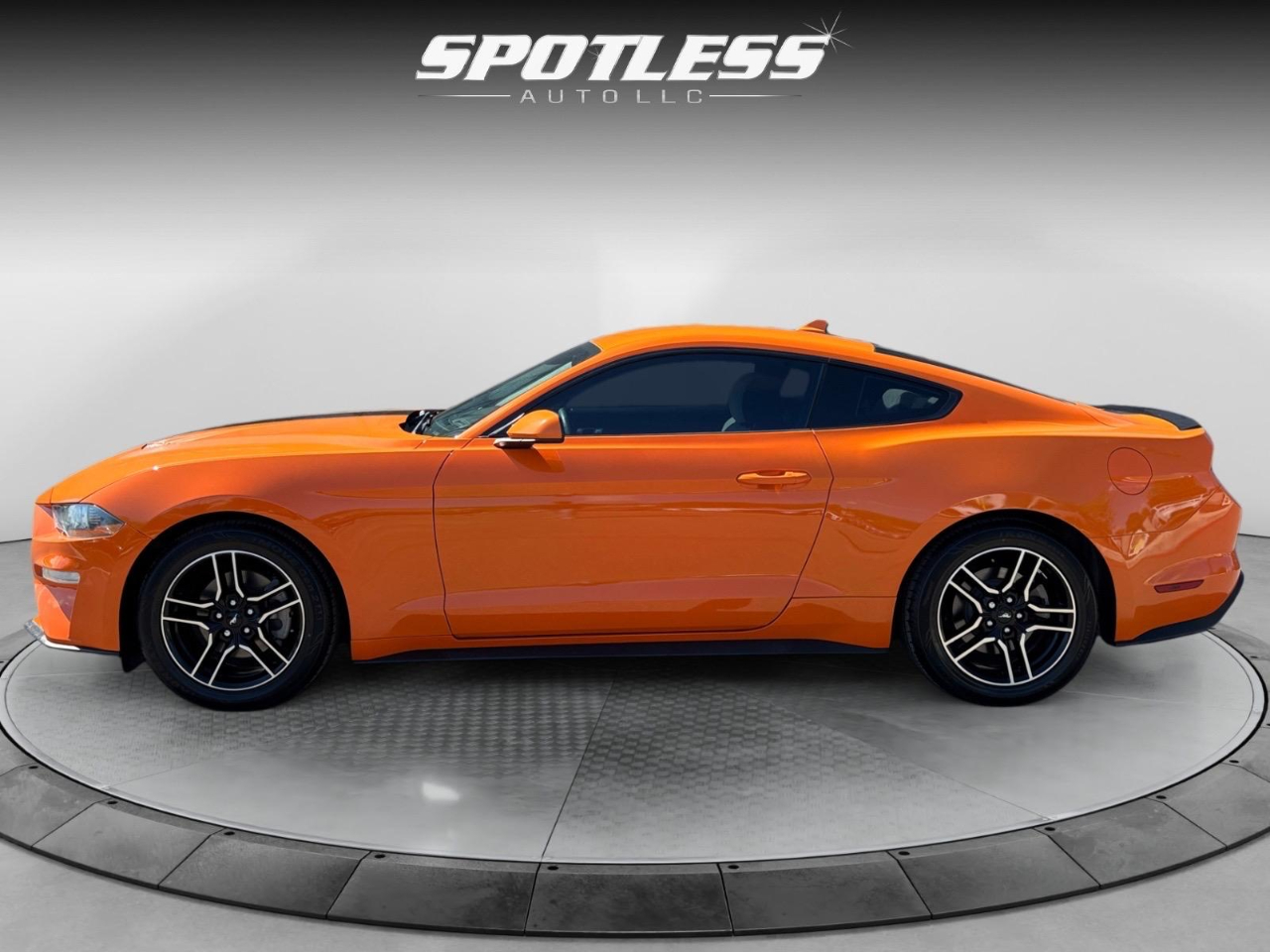 2020 Ford Mustang EcoBoost photo 2