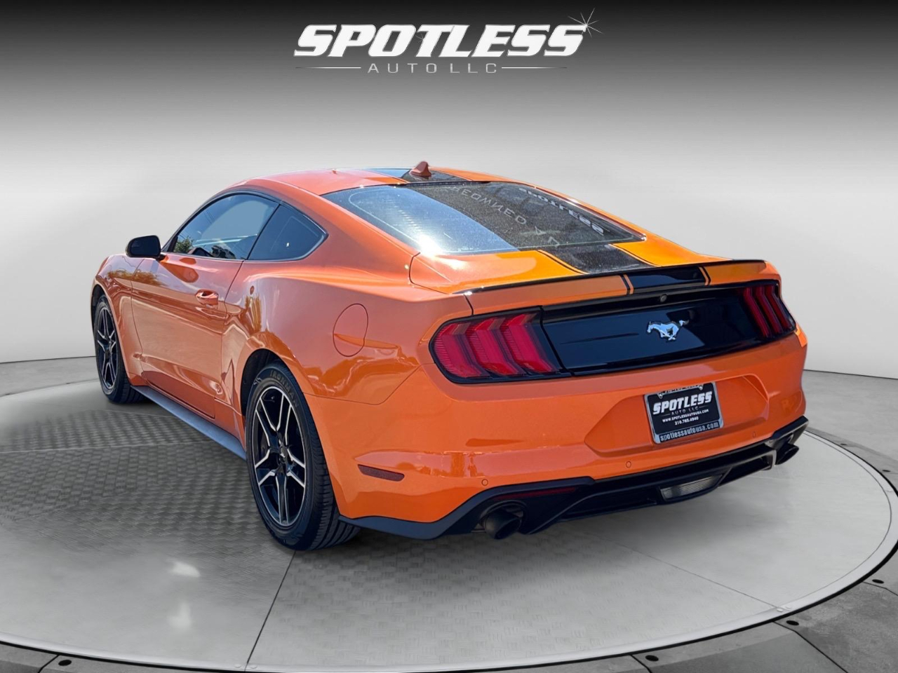 2020 Ford Mustang EcoBoost photo 3