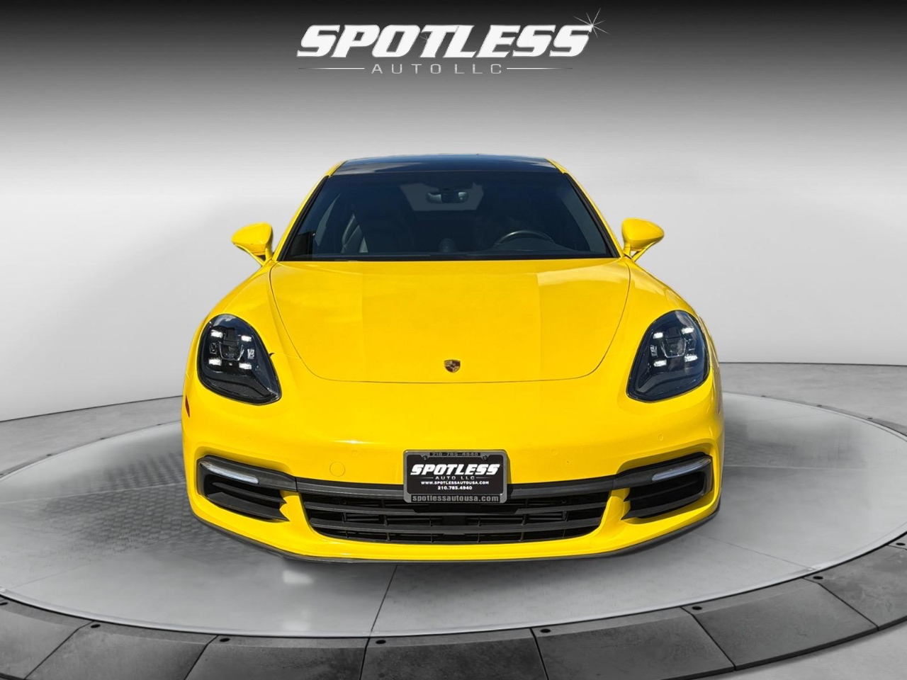 2018 Porsche Panamera 4 photo 4