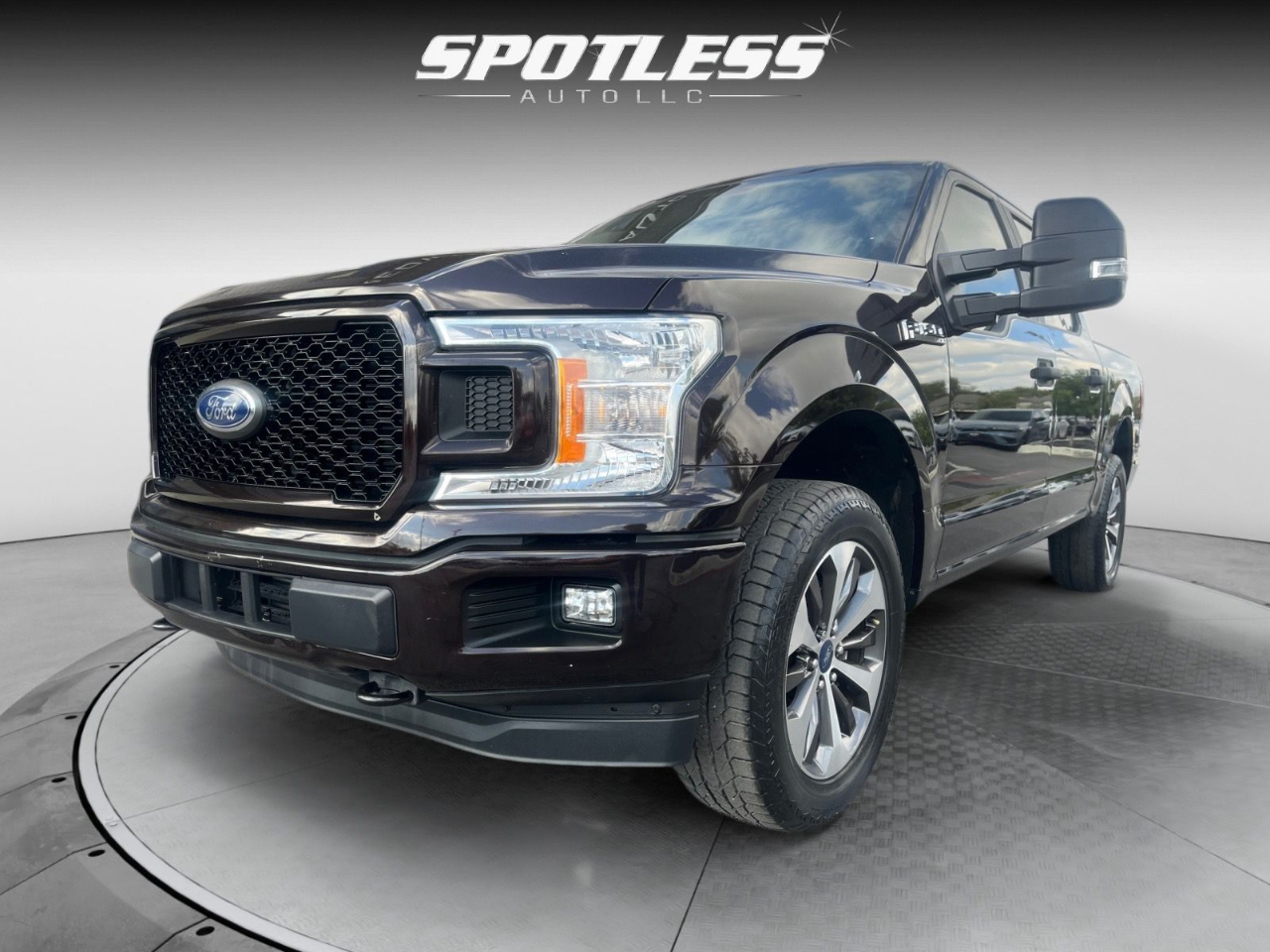 Ford F-150 XL SuperCrew 5.5-ft. Bed 4WD 2020 Ford F-150 XL SuperCrew 5.5-ft. Bed 4WD 2020