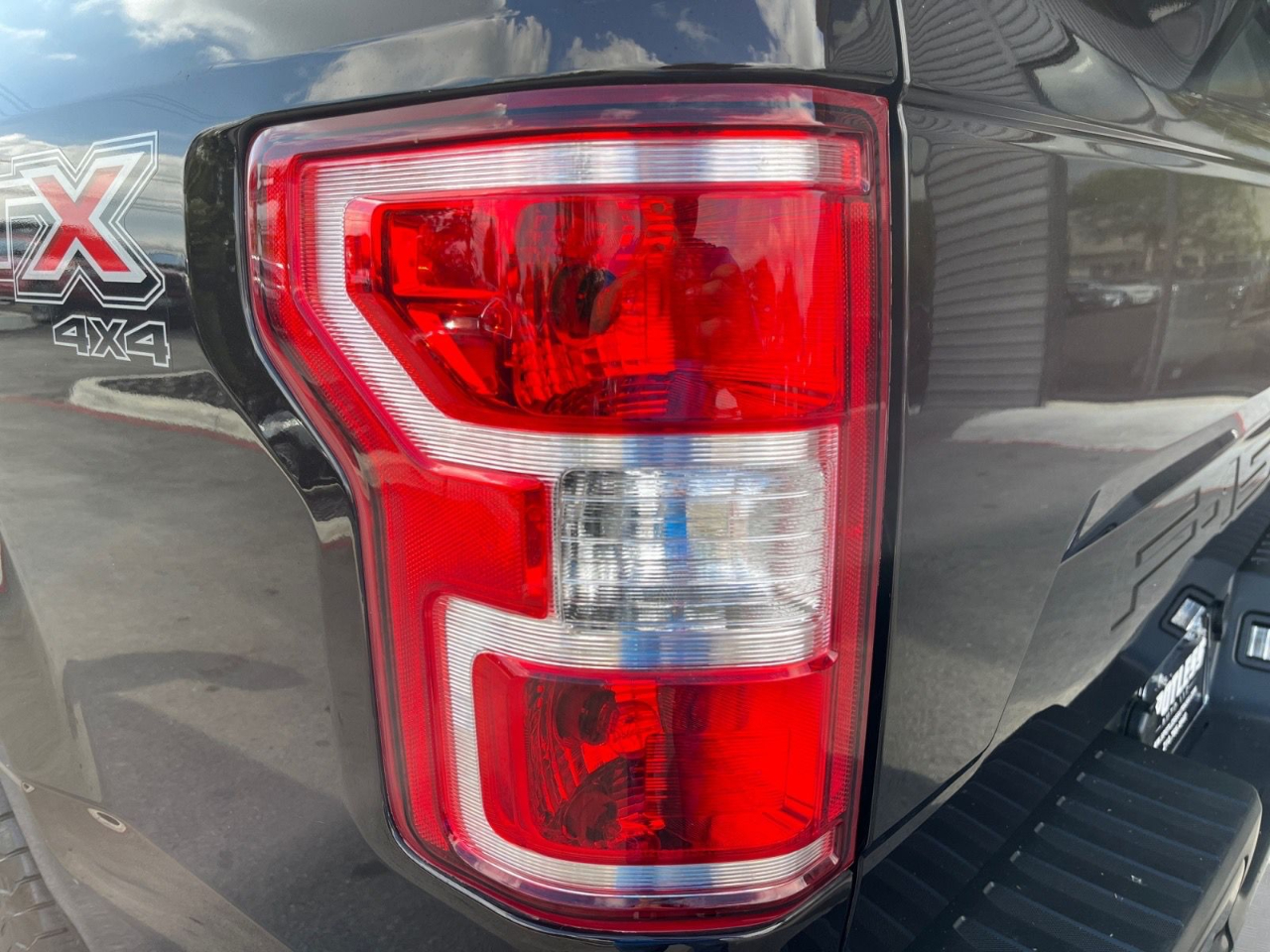 Ford F-150 XL SuperCrew 5.5-ft. Bed 4WD 2020 Ford F-150 XL SuperCrew 5.5-ft. Bed 4WD 2020