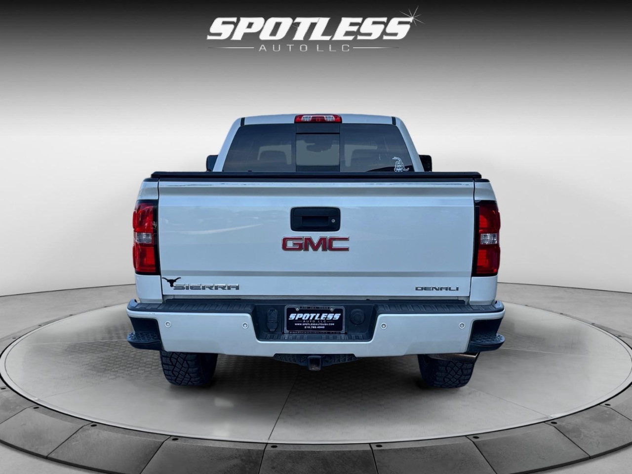 GMC Sierra 1500 Denali Crew Cab Short Box 4WD 2015 GMC Sierra 1500 Denali Crew Cab Short Box 4WD 2015