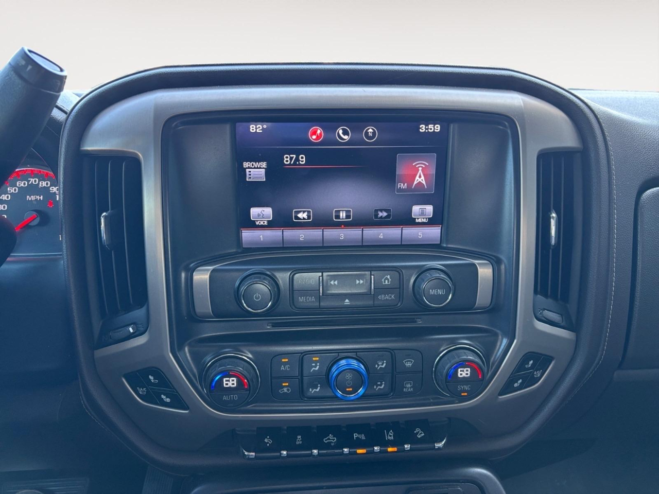 GMC Sierra 1500 Denali Crew Cab Short Box 4WD 2015 GMC Sierra 1500 Denali Crew Cab Short Box 4WD 2015