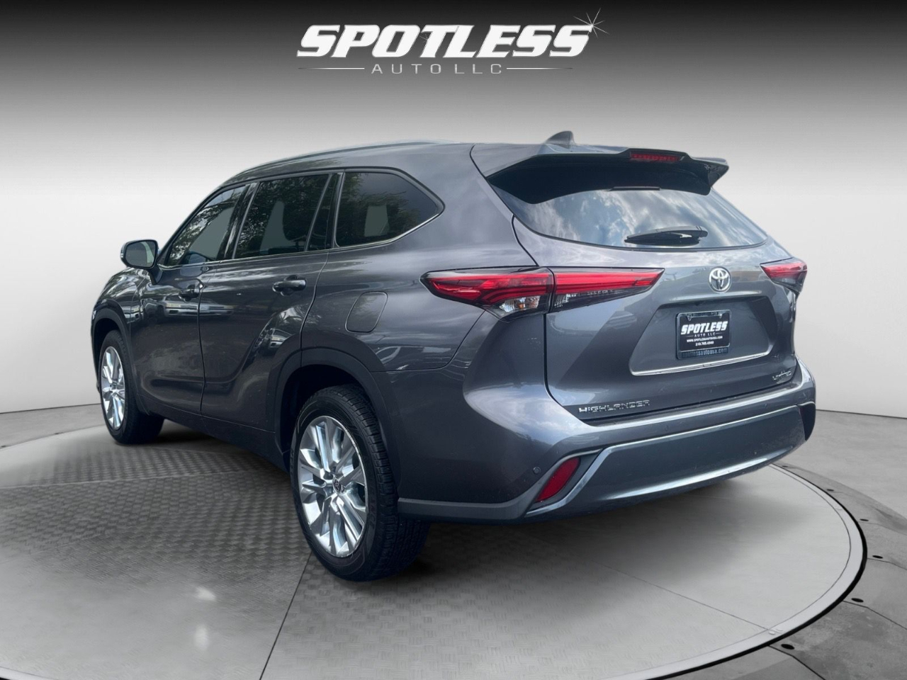 2021 Toyota Highlander Limited photo 3