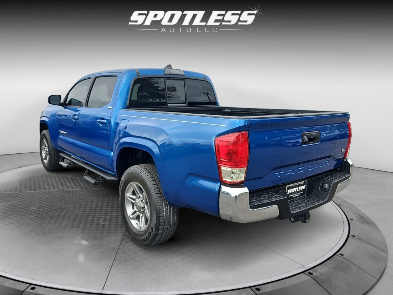 2016 Toyota Tacoma SR5 photo 3