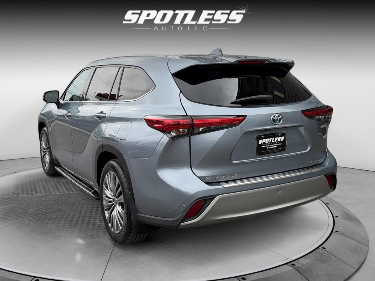 2021 Toyota Highlander Hybrid Platinum photo 3