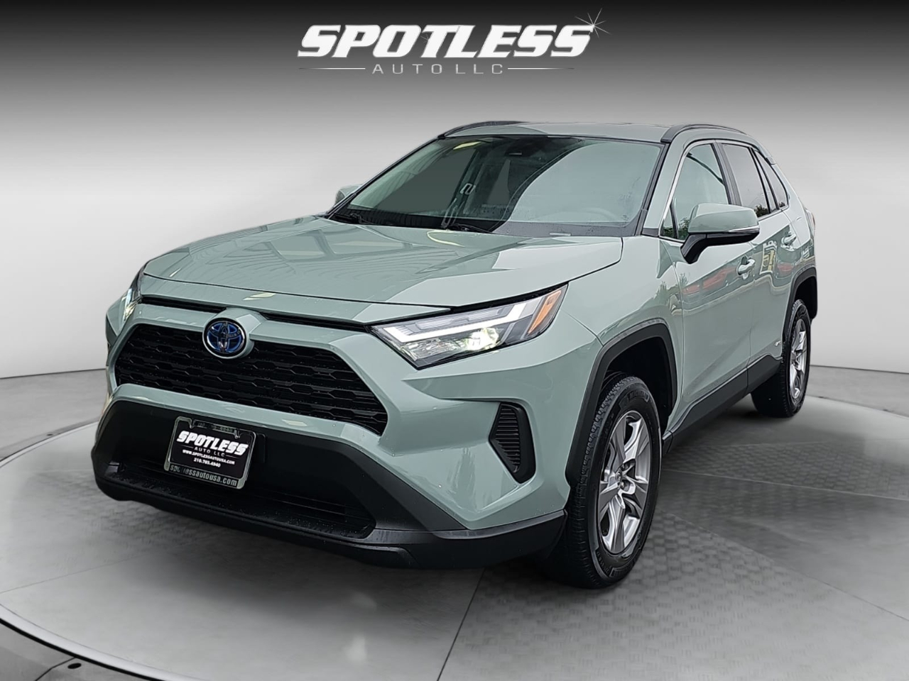 2022 Toyota RAV4 XLE's photo